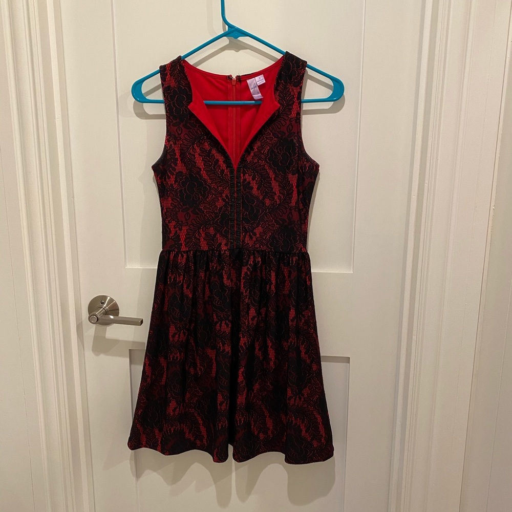 Women’s red and black lace dress